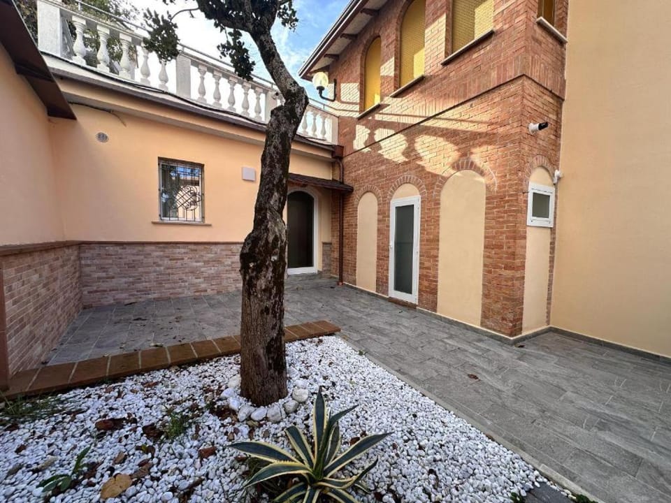 Property building, Facade/entrance