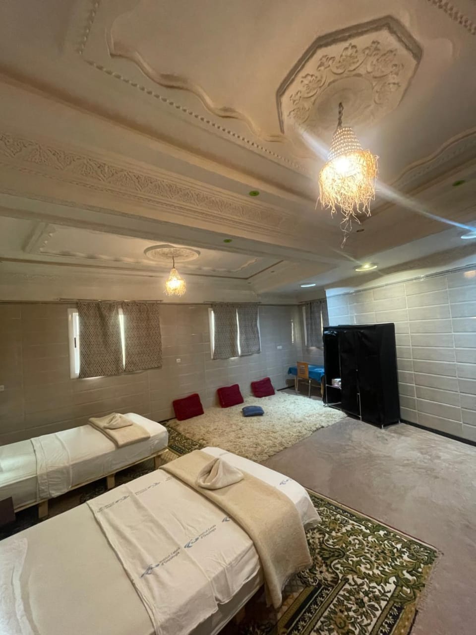 Bed, Seating area, Bedroom