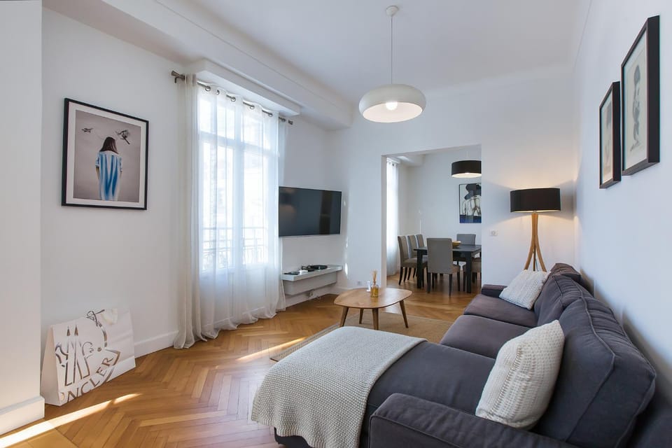 Le Forville Art Deco Apartment in Cannes