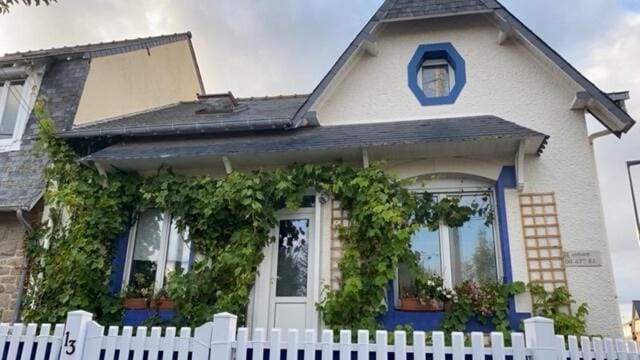 Cozy house near beach and Intramuros House in St-Malo