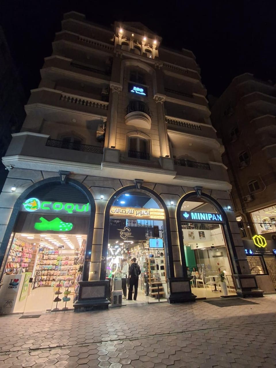 Property building, Night, On-site shops, City view, Shopping Area, Location