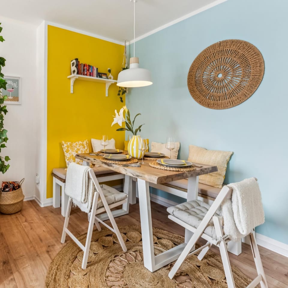 Living room, Dining area