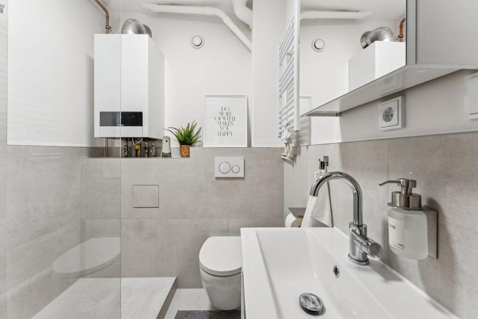 Shower, Toilet, Bathroom, towels, towels