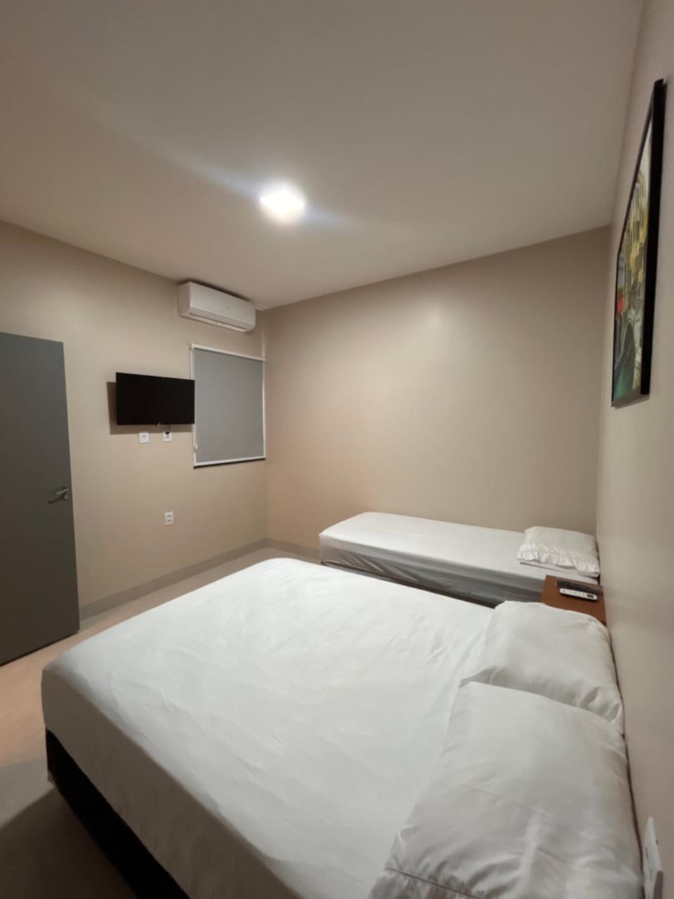 Bed, TV and multimedia, Photo of the whole room, Bedroom, air conditioner