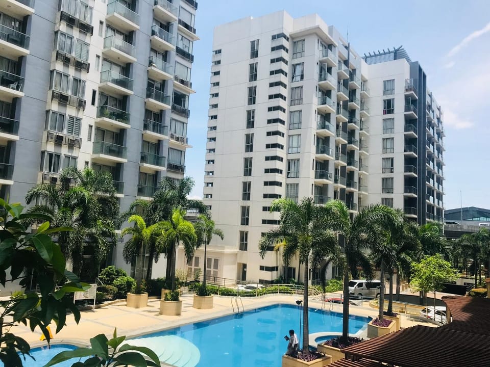 Property building, City view, Pool view, Swimming pool, sunbed