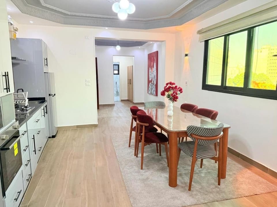 Luxury 2BR Apartment steps from Tahrir& Grand Egyptian Museum Apartment in Cairo
