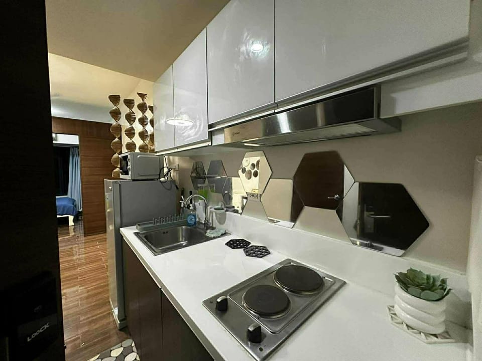 AIR RESIDENCES MAKATI Staycation Apartment in Makati