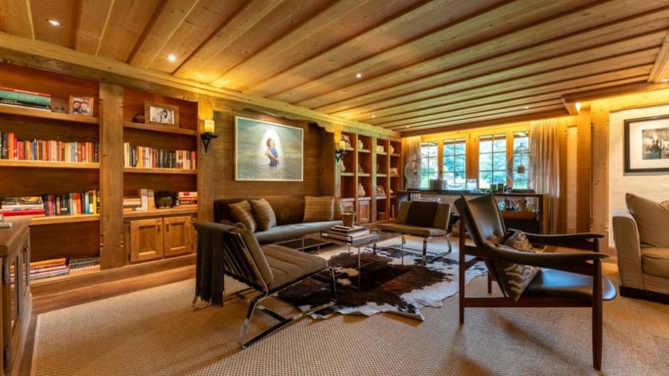 Luxurious 5 Bedroom Chalet With Modern Charm Villa in Saanen