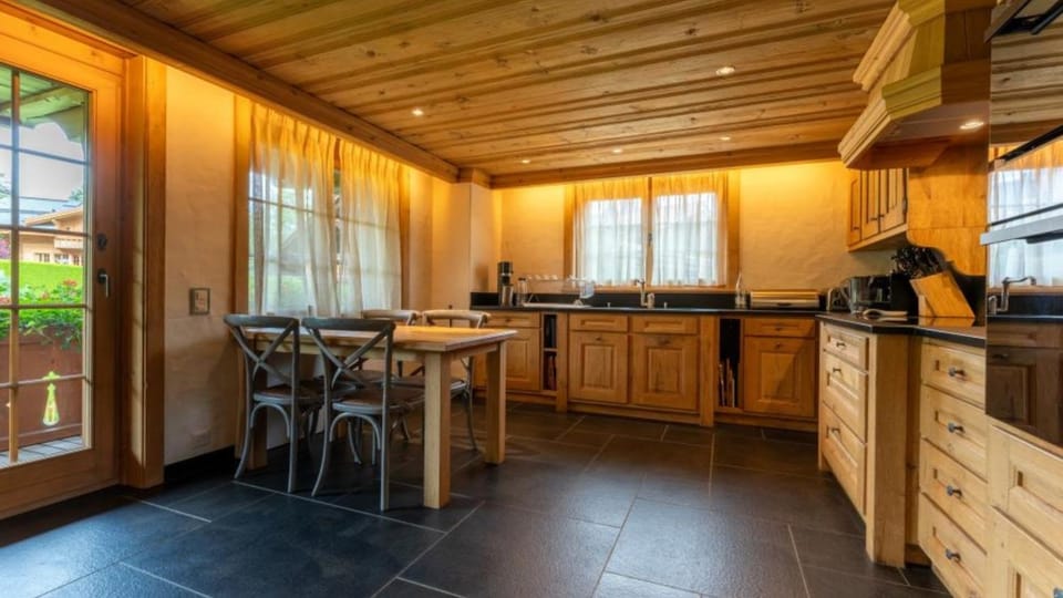 Luxurious 5 Bedroom Chalet With Modern Charm Villa in Saanen
