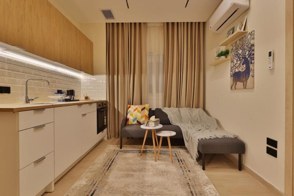 Luxury Studio with Bathtub Near City Stars Apartment in Cairo Governorate
