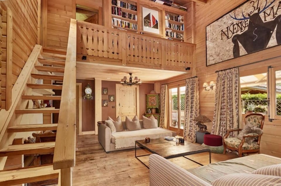 Exclusive Charming 4 Bedroom Chalet near Gstaad Villa in Saanen