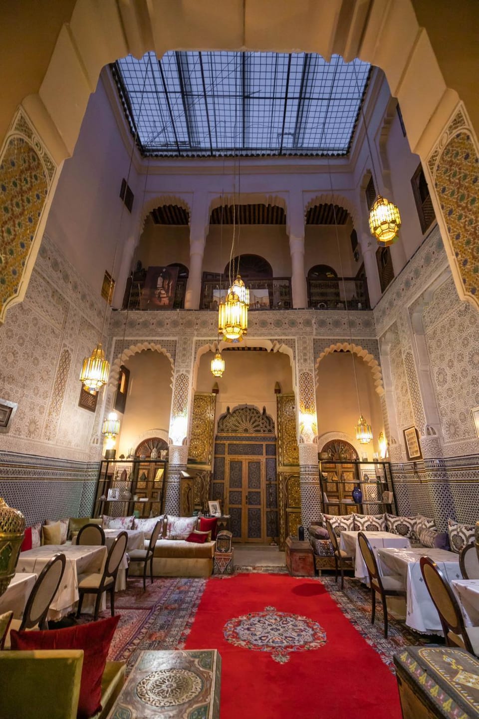 Property building, Restaurant/places to eat, Breakfast