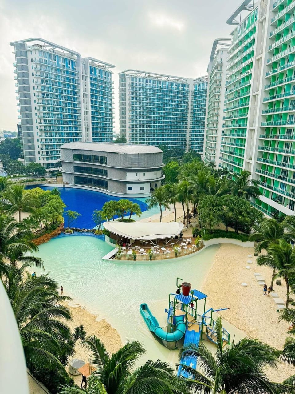 AZURE RESIDENCES near International AIRPORT MANILA Apartment in Paranaque