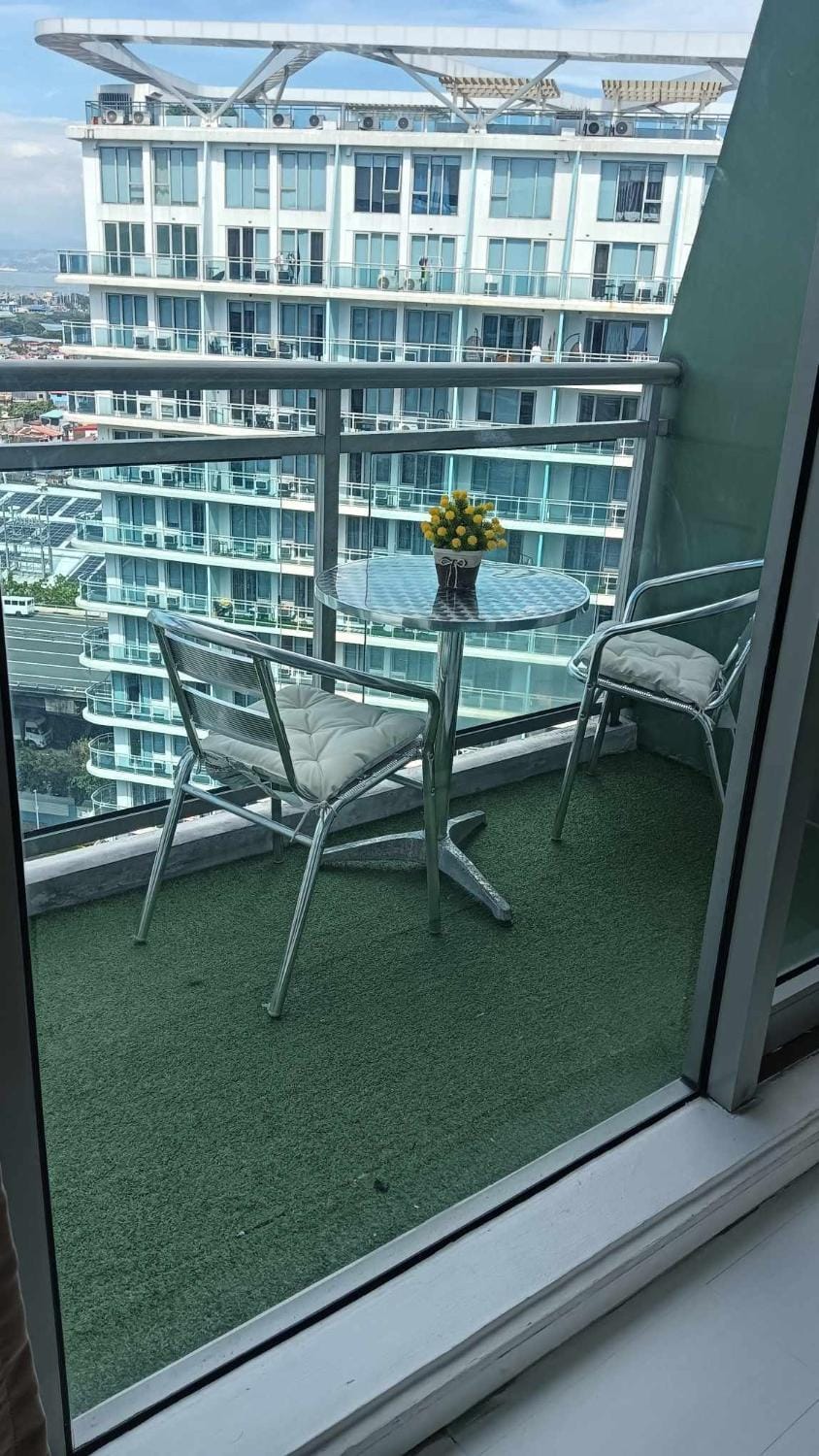 AZURE RESIDENCES near International AIRPORT MANILA Apartment in Paranaque