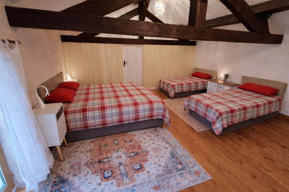 Bed, Photo of the whole room