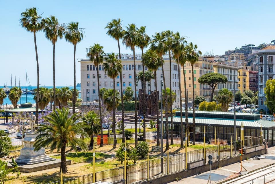 Waterfront Riviera Bed and Breakfast in Naples