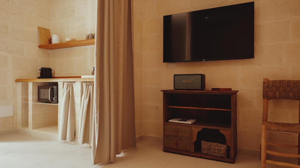 TV and multimedia, Kitchen or kitchenette