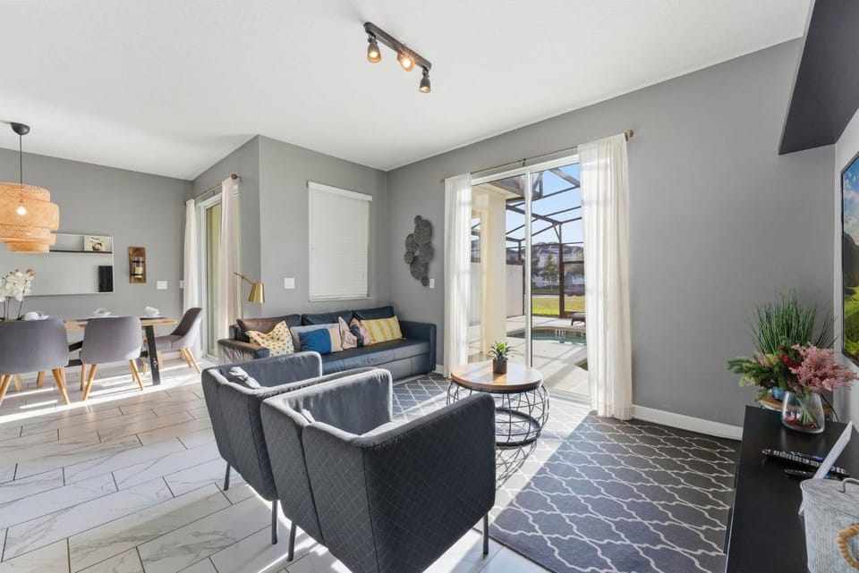 Communal lounge/ TV room, Living room