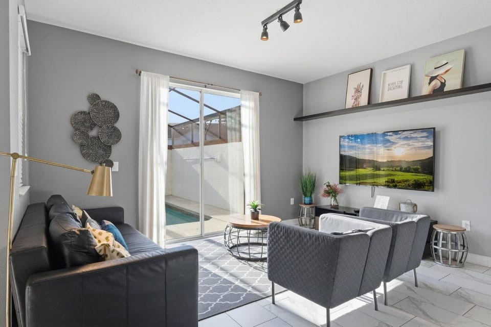Communal lounge/ TV room, Living room