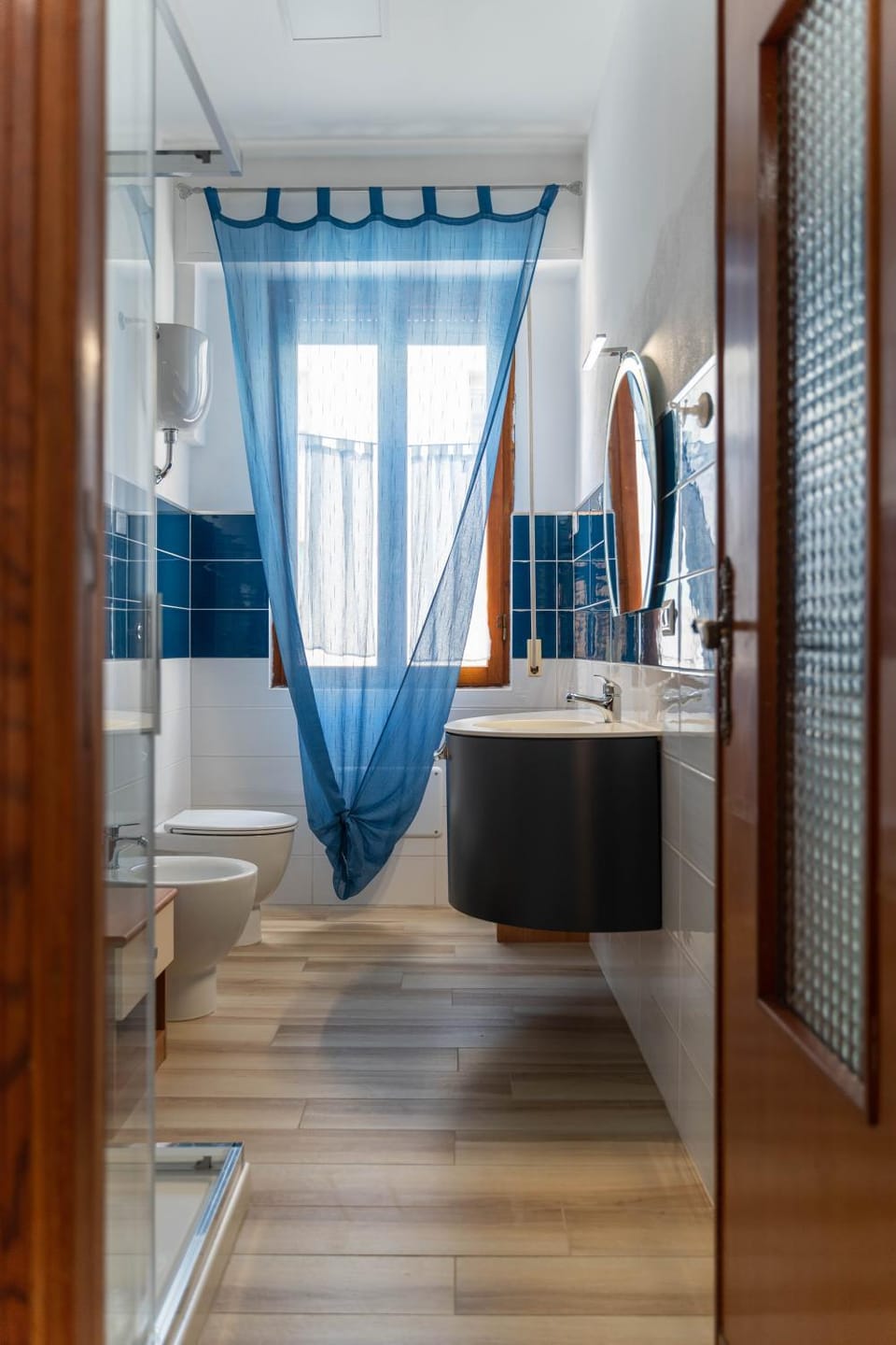 Shower, Bathroom, bidet, towels