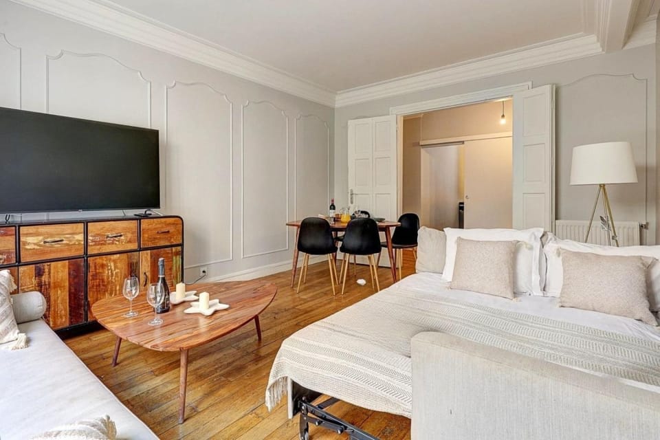 TheBlueStay 111 - Large Apt on the Quais de Seine Apartment in Paris