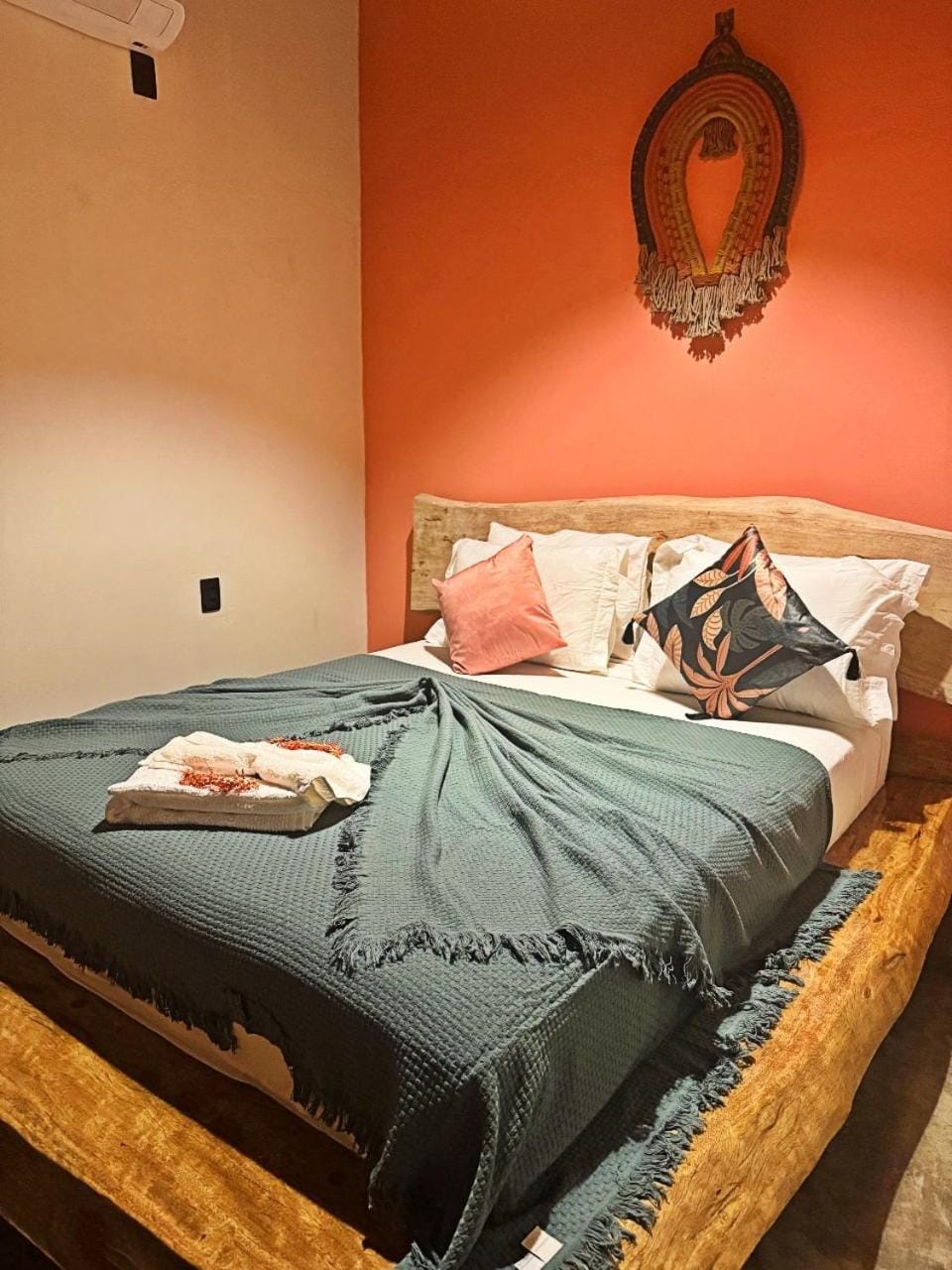 Chalé Premium Xandó com Ar Split, Wi-Fi & Estacionamento House in State of Bahia