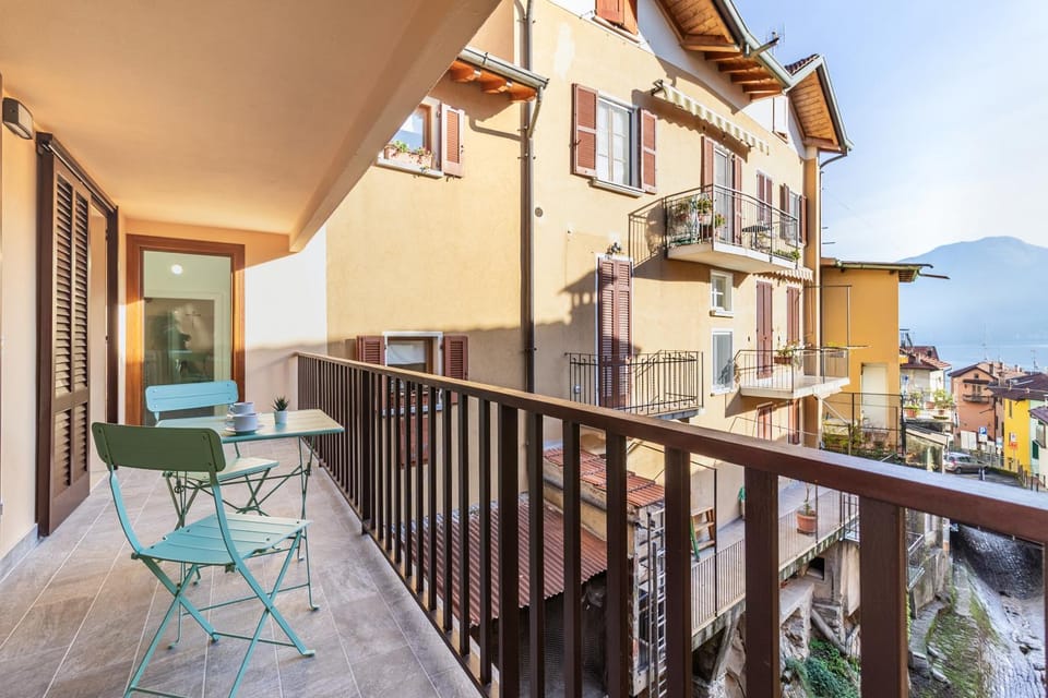 Property building, Patio, Day, Natural landscape, View (from property/room), Balcony/Terrace, Dining area, Mountain view, Sea view