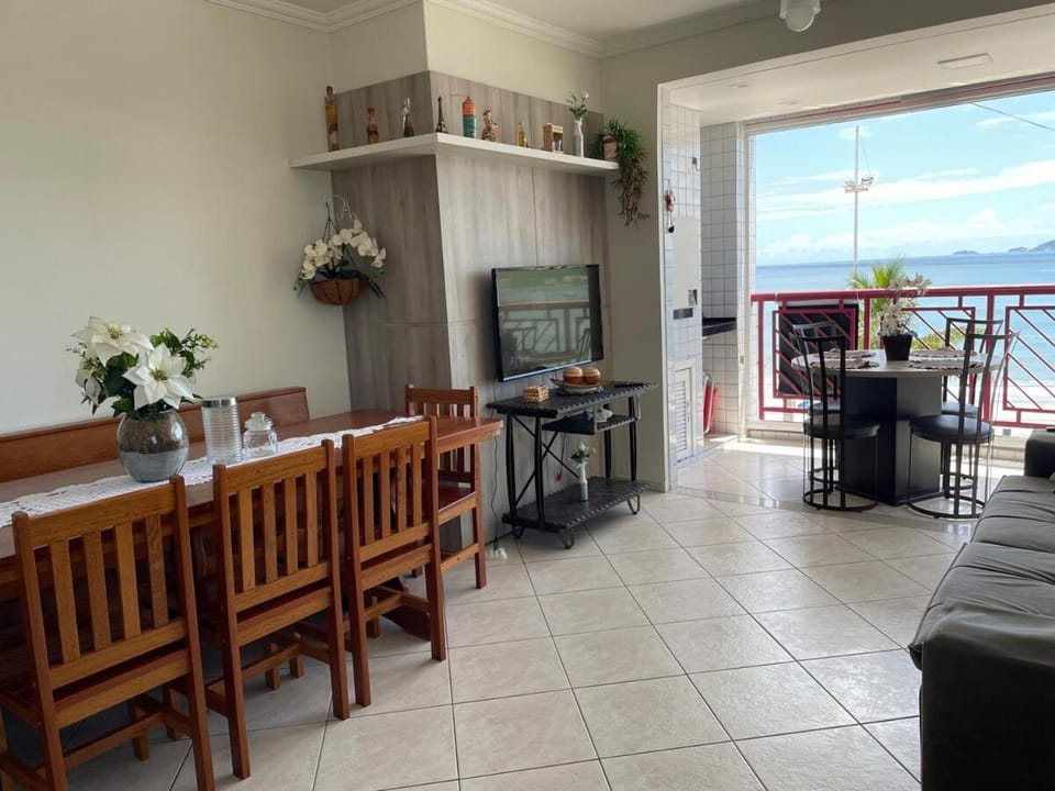 Apartamento frente mar na Enseada Apartment in São Francisco do Sul