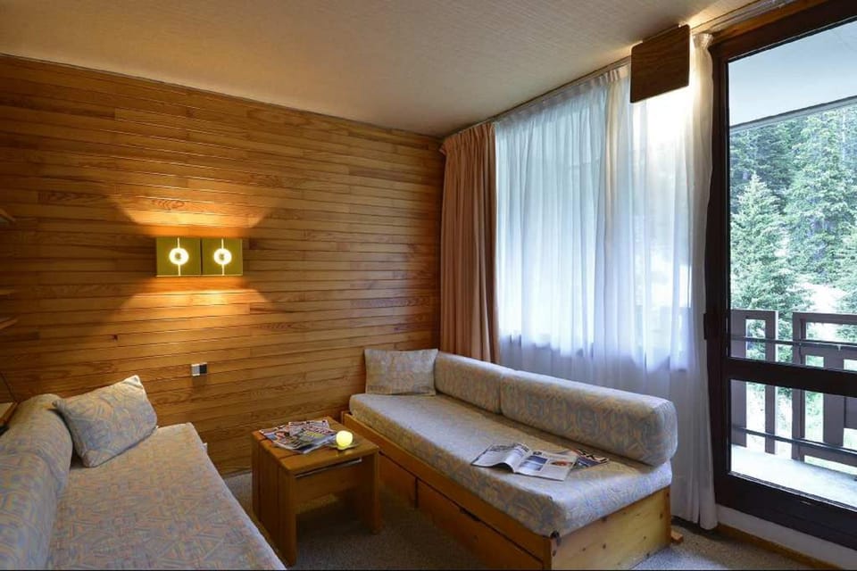 Bed, Living room, Photo of the whole room, Bedroom