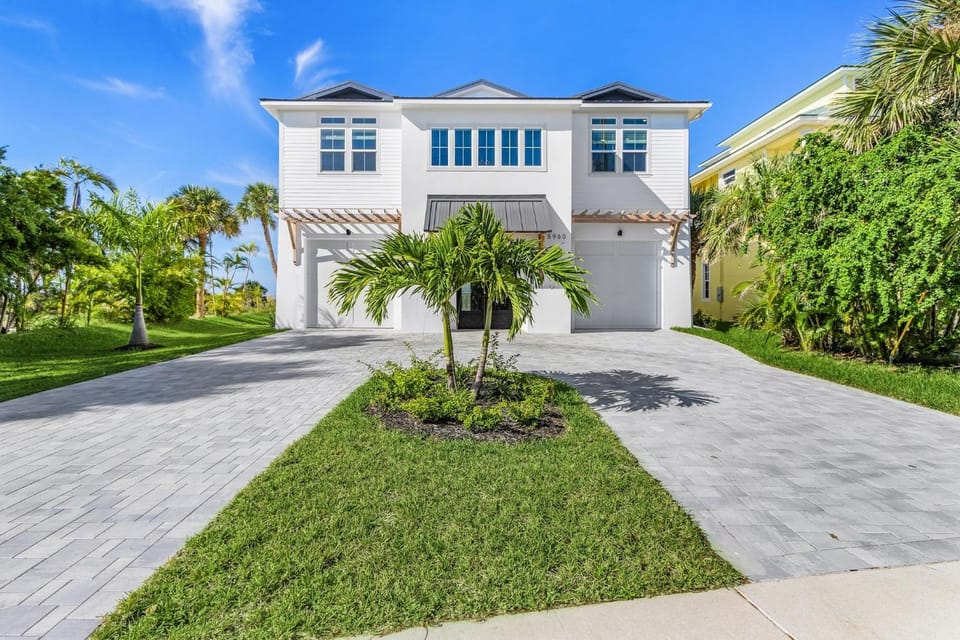 5960 Sunset Beach- 4BR Beachfront Home with Pool! home House in Estero Island
