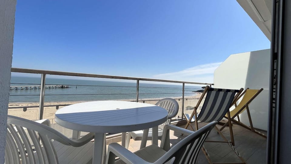 Patio, Balcony/Terrace, Dining area, Sea view