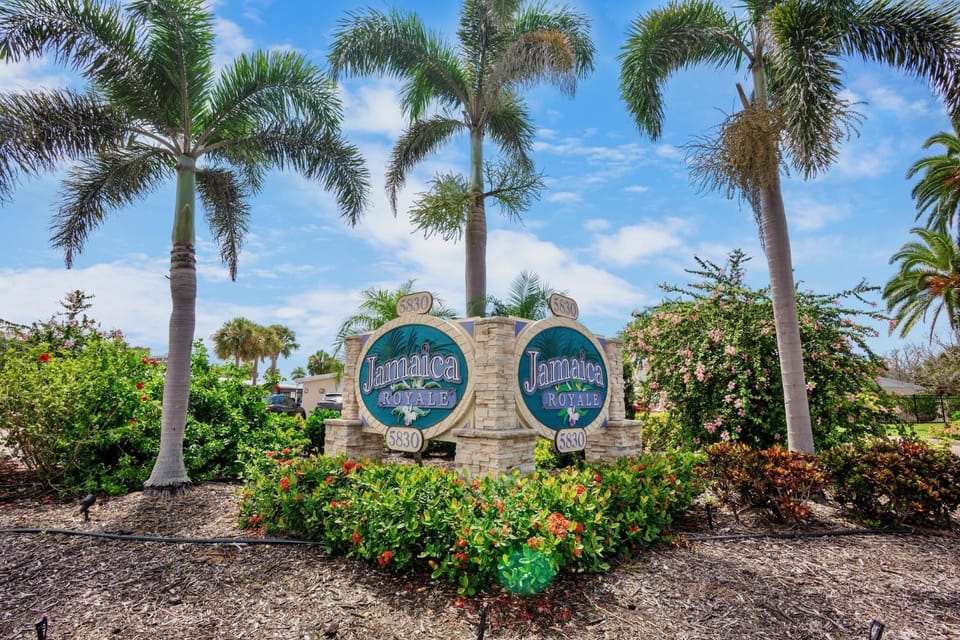 Jamaica Royale 005 Apartment in Siesta Beach