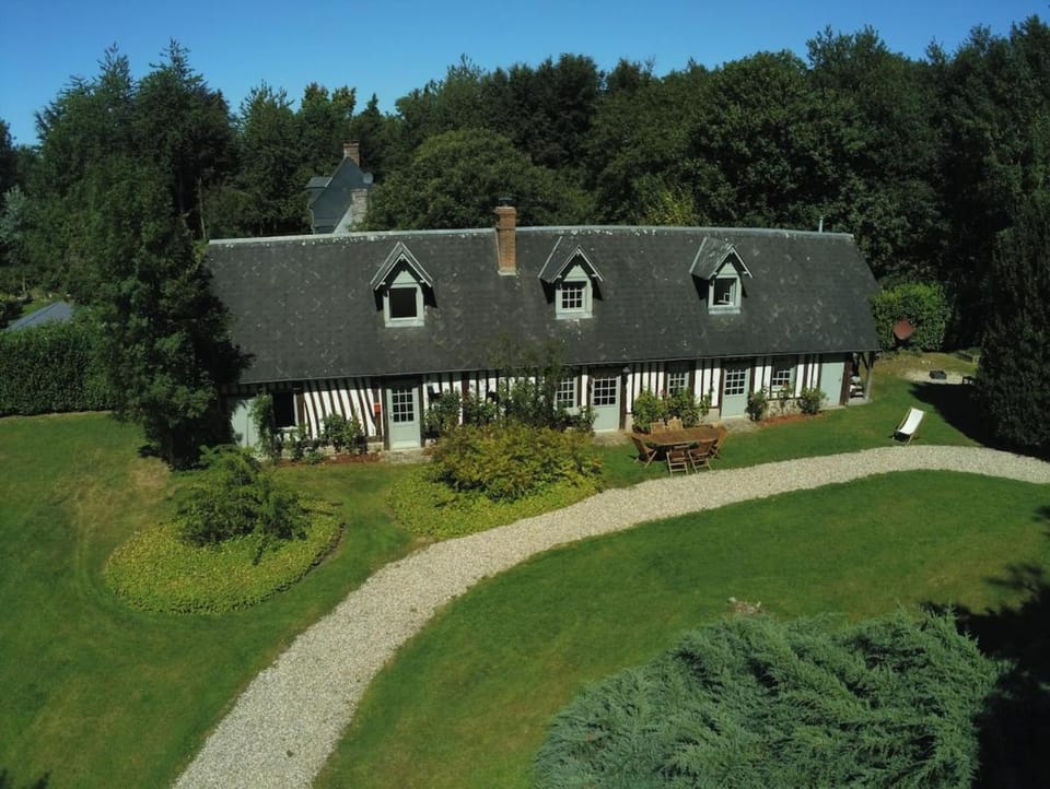 Property building, Natural landscape, Garden view