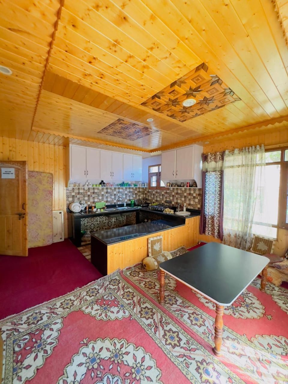 Dal frozen Bed and Breakfast in India