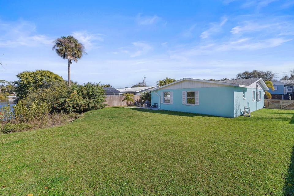 La Maison Bleue House in New Smyrna Beach