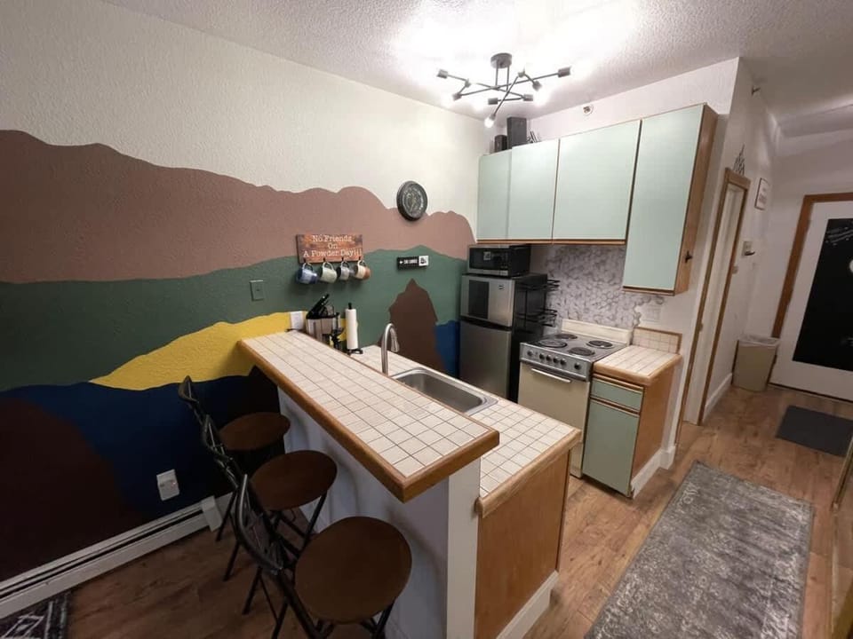 Sun Meadows Cozy Kirkwood Ski In out Studio Apartment in Kirkwood