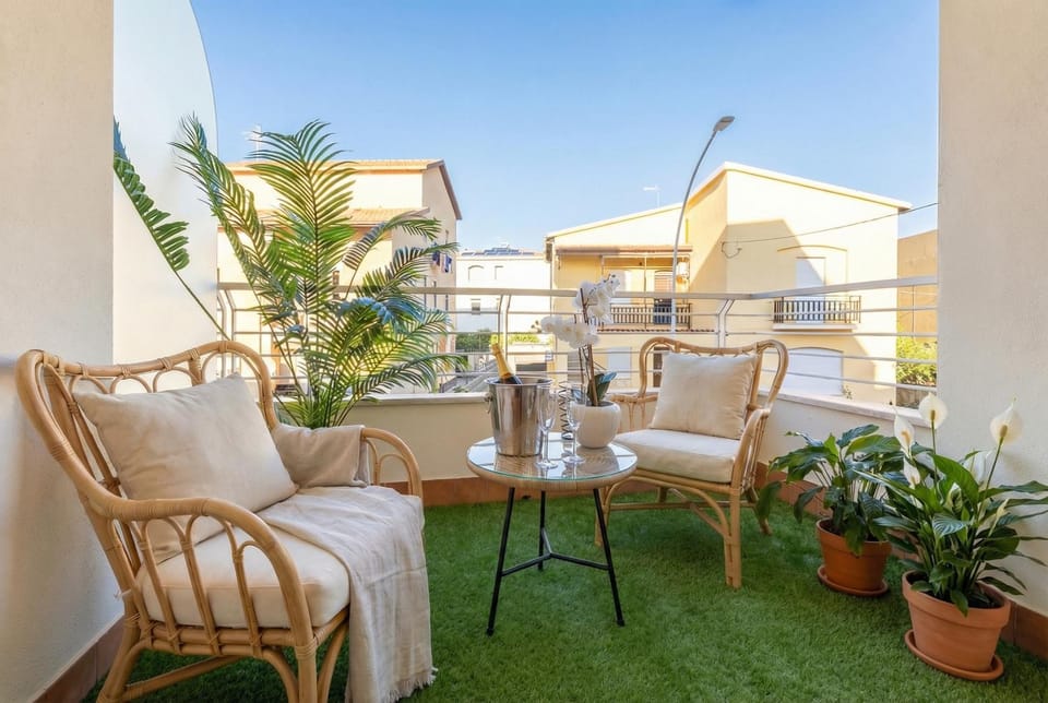 View (from property/room), Balcony/Terrace, Seating area