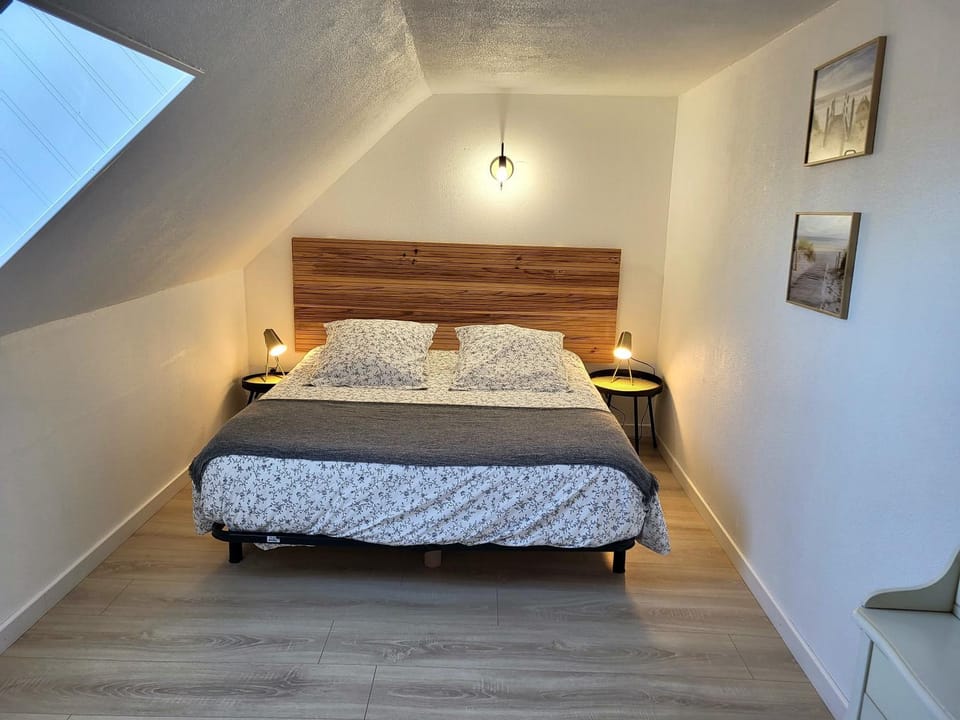 Property building, Living room, Bedroom
