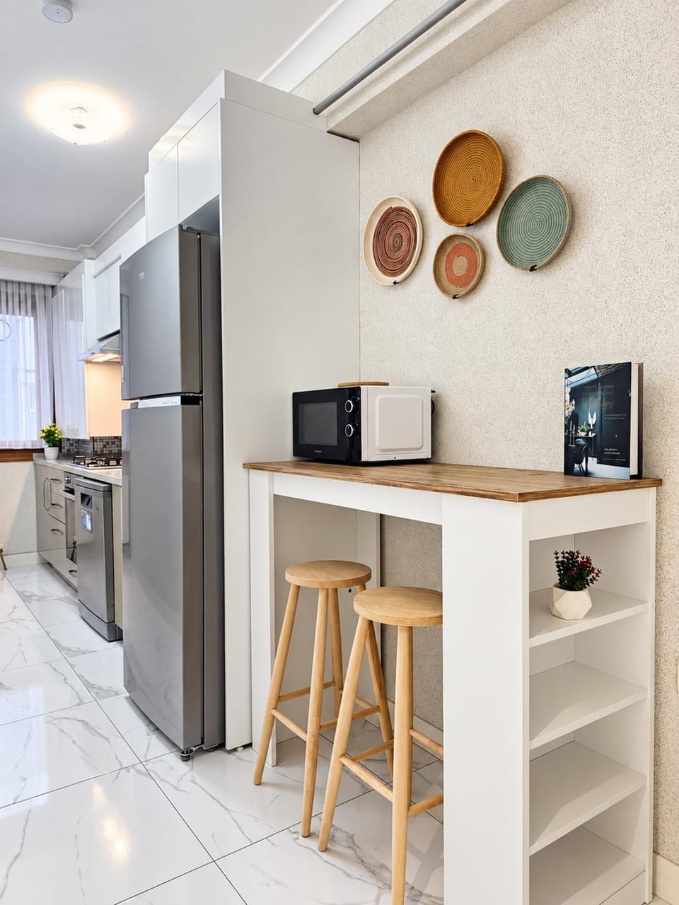 Kitchen or kitchenette, Dining area, oven