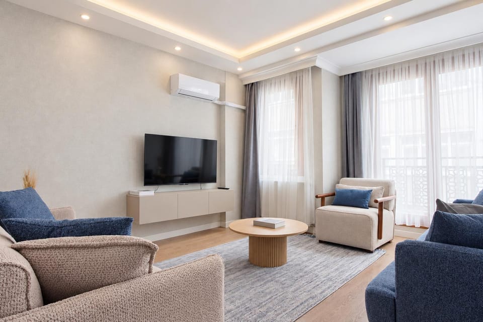 TV and multimedia, Living room, Seating area, air conditioner