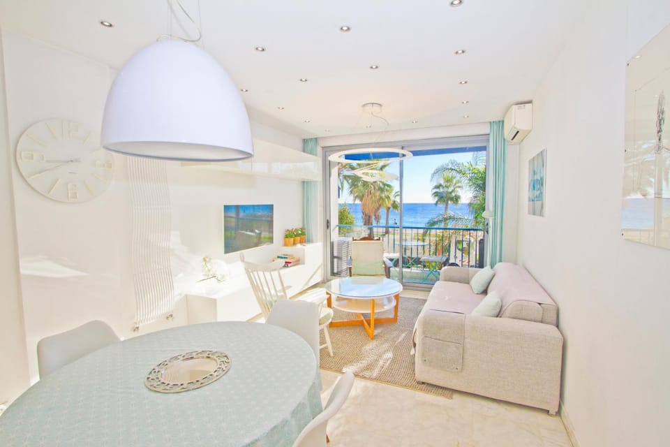 Living room, Sea view