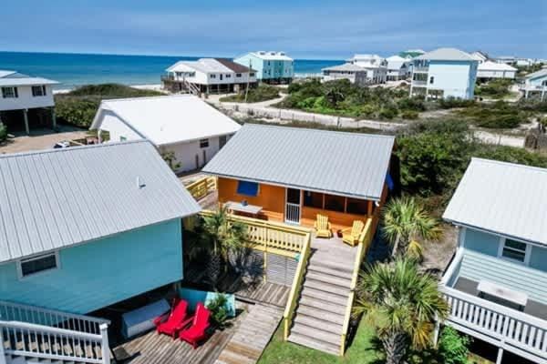 Pet Friendly Gulf Shrimp N Cape behind TradingPost- Beach Access House in Florida