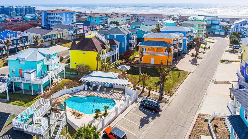 Seaside Home I Beach Access I Pool and Hot Tub House in Port Aransas