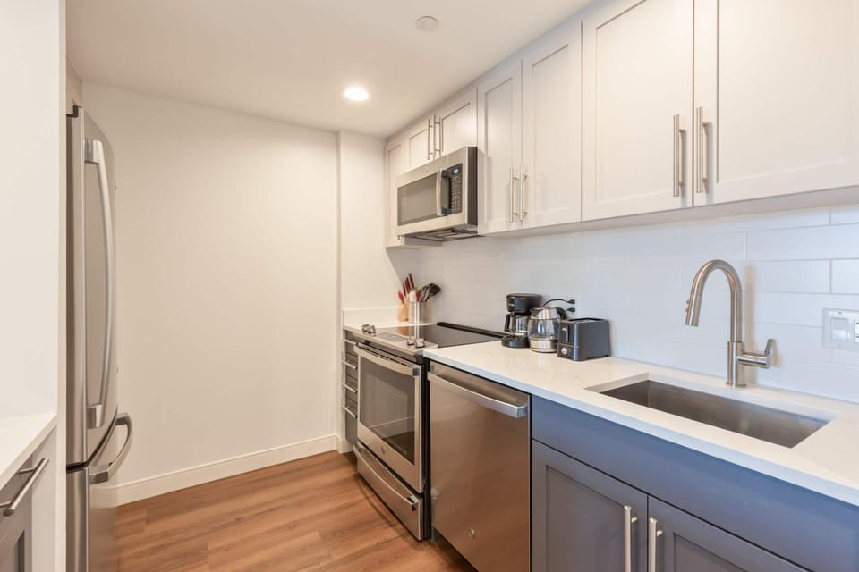 Modern Riverside Retreat Near Kendall Square Apartment in Cambridge