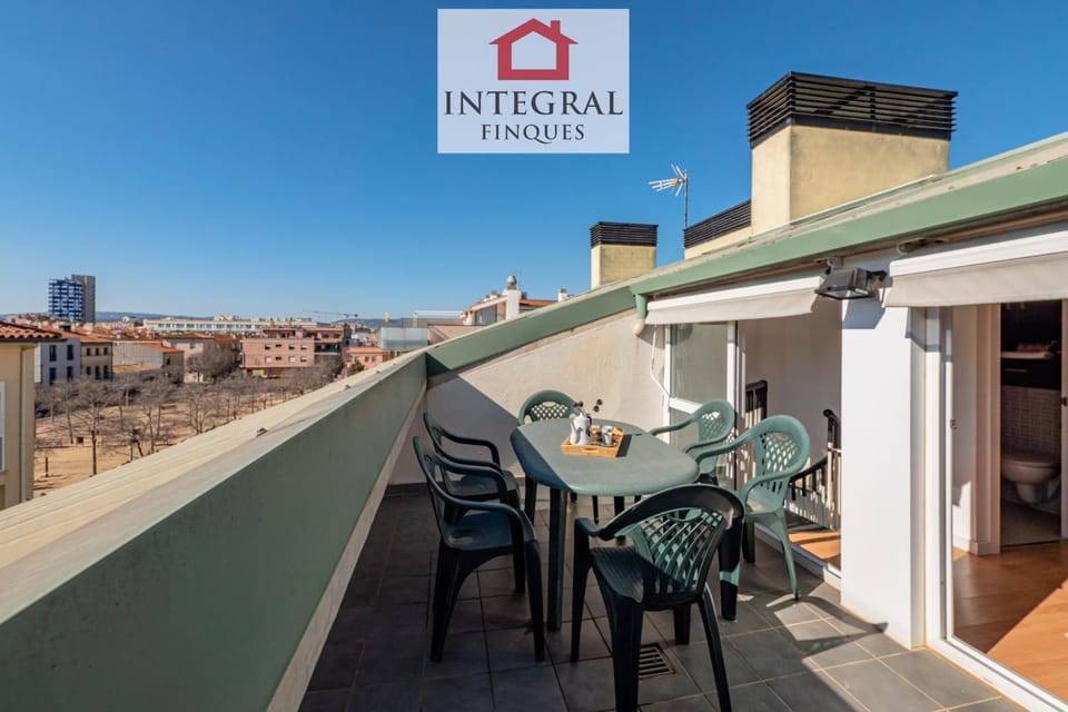 Property building, Off site, Balcony/Terrace, furniture