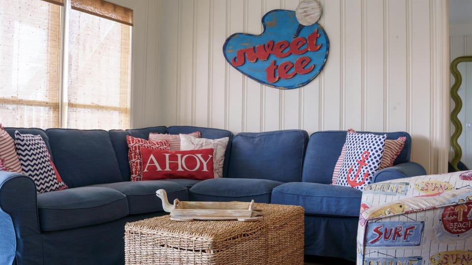 Living room, Decorative detail, Seating area