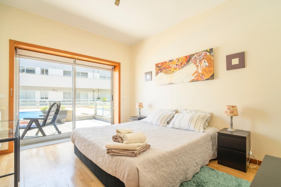 View (from property/room), Balcony/Terrace, Bedroom