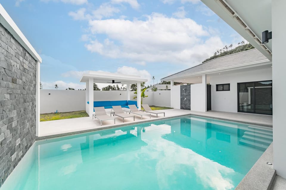 Property building, Pool view, Swimming pool