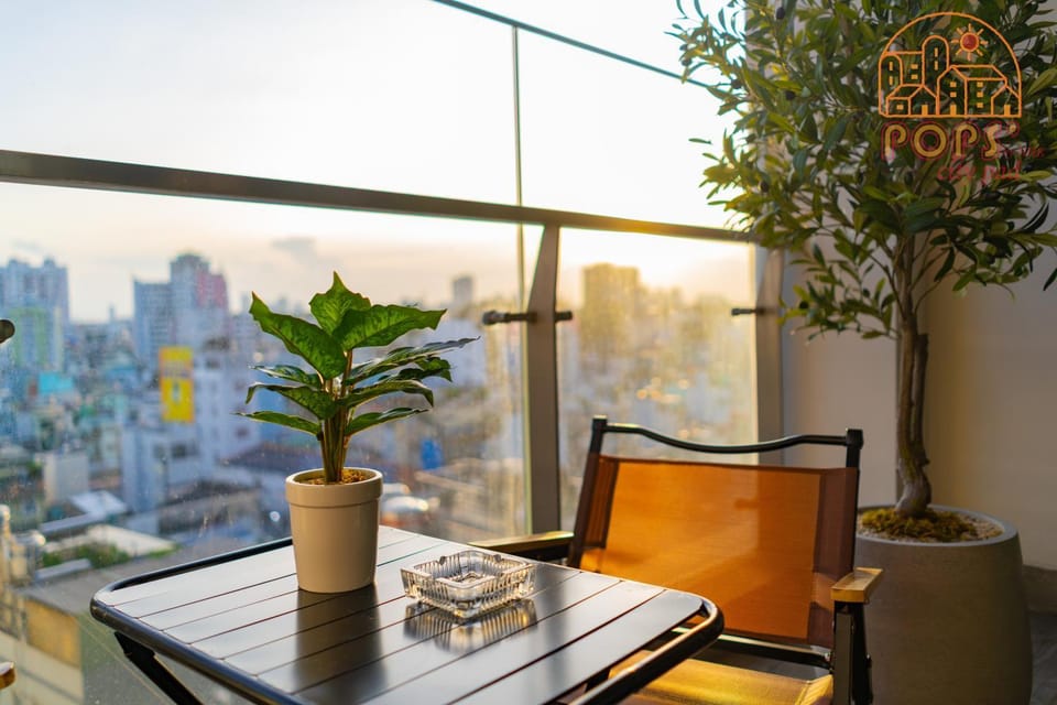 Serene Sanctuary Central D1,2Brs 3Beds 2wc,sky pool,gym Apartment in Ho Chi Minh City