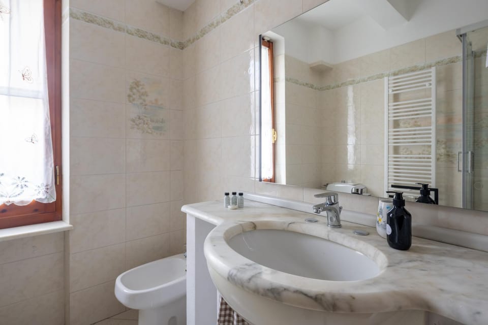 Appartamento Roberto-4 beds,AC Apartment in Province of Massa and Carrara